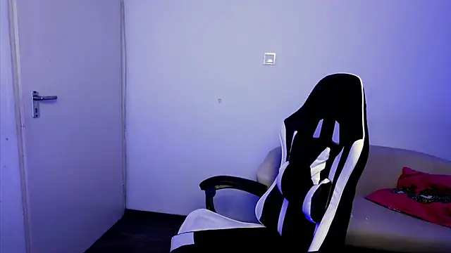 ShyHotNerd online show from 11-10-25, 01:15