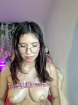 Snapshot of Selesumii chatting on 03-14-25, 06:32 Selesumii online show from 03-14-25, 06:32