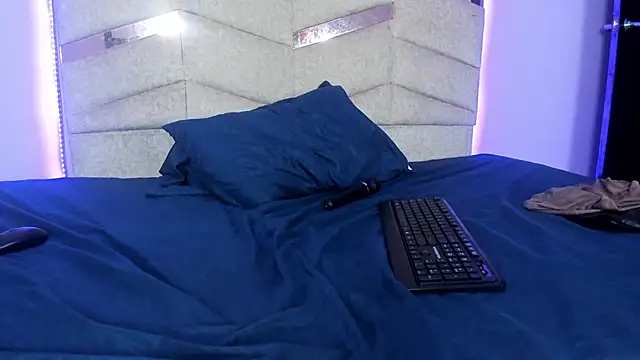 RubiSharqui  online show from 02-12-25, 03:27