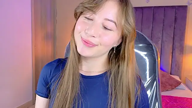 Dahlia Rousse online show from 03-22-26, 04:49