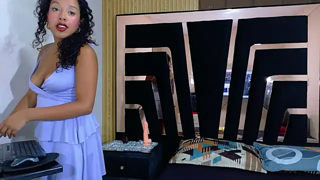 SolEvanss online show from 10-08-25, 02:04