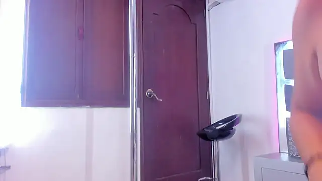 LucineArias online show from 02-06-25, 12:00