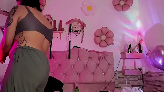 amyswallow7 online show from 11-02-25, 12:46