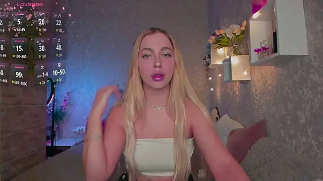 Snapshot of Mika_Rayy chatting on 11-27-25, 04:47 Mika Rayy online show from 11-27-25, 04:47