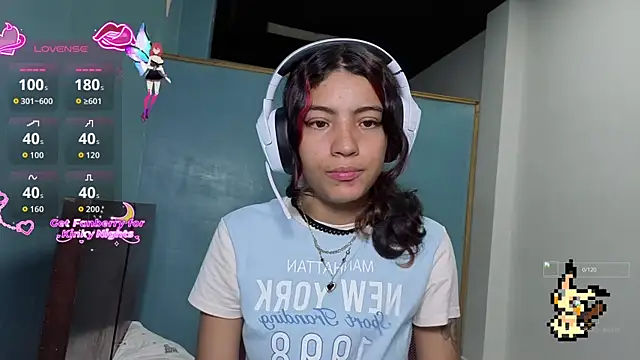 Lovelyamyy online show from 10-28-25, 02:04