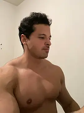 Snapshot of Lucasfit24 chatting on 02-02-25, 11:32 Lucasfit24 online show from 02-02-25, 11:32