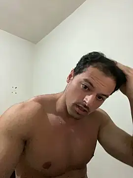 Snapshot of Lucasfit24 chatting on 02-03-25, 11:42 Lucasfit24 online show from 02-03-25, 11:42