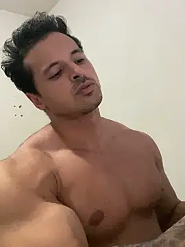 Snapshot of Lucasfit24 chatting on 02-09-25, 03:32 Lucasfit24 online show from 02-09-25, 03:32