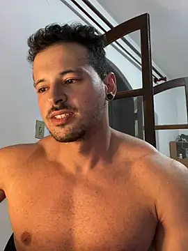 Snapshot of Lucasfit24 chatting on 03-13-25, 11:49 Lucasfit24 online show from 03-13-25, 11:49