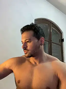 Snapshot of Lucasfit24 chatting on 03-20-25, 03:04 Lucasfit24 online show from 03-20-25, 03:04