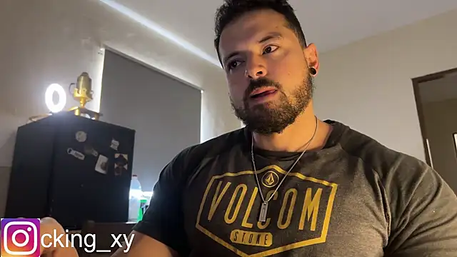 Snapshot of Lucasfit24 chatting on 09-10-25, 01:33 Lucasfit24 online show from 09-10-25, 01:33