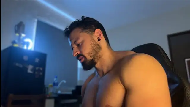 Snapshot of Lucasfit24 chatting on 11-03-25, 03:35 Lucasfit24 online show from 11-03-25, 03:35