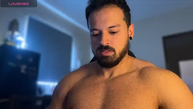 Snapshot of Lucasfit24 chatting on 11-06-25, 01:56 Lucasfit24 online show from 11-06-25, 01:56