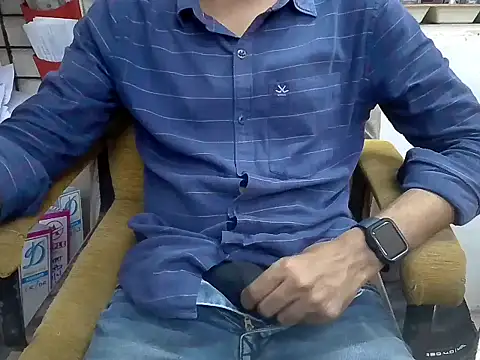 cute modell online show from 10-31-25, 12:17