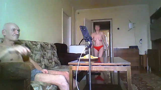 Snapshot of LoverCoupxl chatting on 09-20-25, 12:06 LoverCoupxl online show from 09-20-25, 12:06