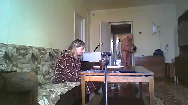 Snapshot of LoverCoupxl chatting on 09-27-25, 07:35 LoverCoupxl online show from 09-27-25, 07:35