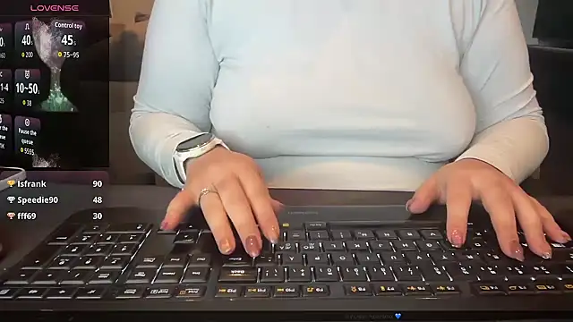 Snapshot of Teasingsarah chatting on 11-02-25, 03:36 Teasingsarah online show from 11-02-25, 03:36