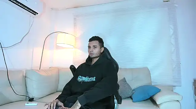 KIM DUVANG online show from 02-06-25, 02:22