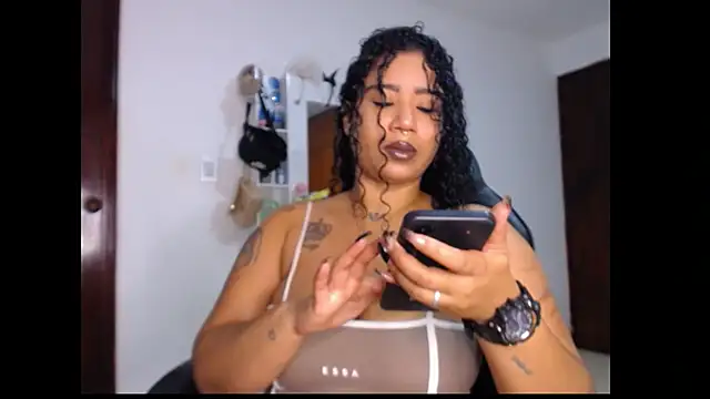 Snapshot of leslycarsson chatting on 09-10-25, 02:44 leslycarsson online show from 09-10-25, 02:44