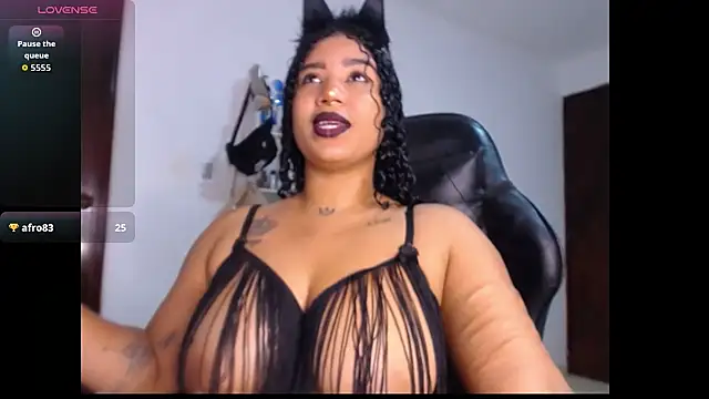 Snapshot of leslycarsson chatting on 10-10-25, 01:48 leslycarsson online show from 10-10-25, 01:48