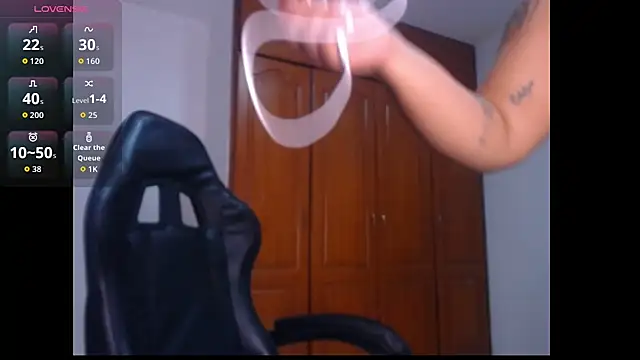 Snapshot of leslycarsson chatting on 01-18-26, 05:11 leslycarsson online show from 01-18-26, 05:11