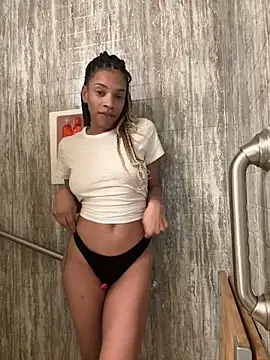 Snapshot of goddesskash chatting on 02-21-25, 11:43 goddesskash online show from 02-21-25, 11:43