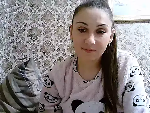 Snapshot of Yuliia30 chatting on 10-17-25, 02:41 Yuliia30 online show from 10-17-25, 02:41