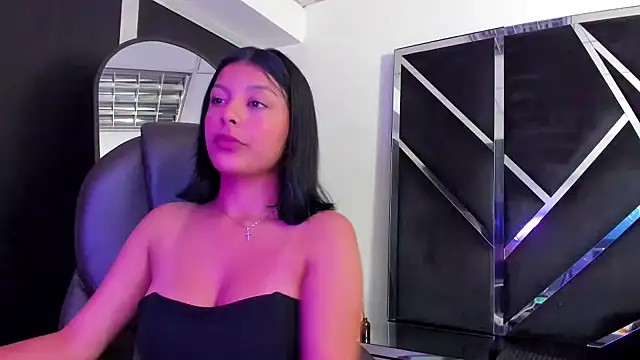 Salmaportman69 online show from 10-20-25, 03:18