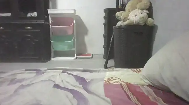 Snapshot of it0z_klk chatting on 02-15-25, 12:59 it0z klk online show from 02-15-25, 12:59