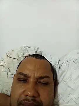 Snapshot of Marcio2235 chatting on 11-20-25, 07:41 Marcio2235 online show from 11-20-25, 07:41