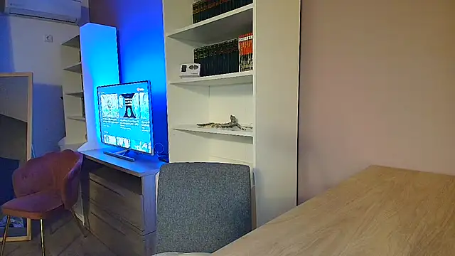 Snapshot of VixenVibesX chatting on 02-03-25, 05:03 VixenVibesX online show from 02-03-25, 05:03