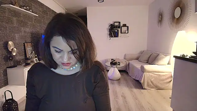 Snapshot of VixenVibesX chatting on 02-17-25, 10:36 VixenVibesX online show from 02-17-25, 10:36