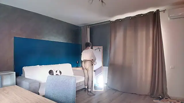 Snapshot of VixenVibesX chatting on 03-16-25, 03:39 VixenVibesX online show from 03-16-25, 03:39