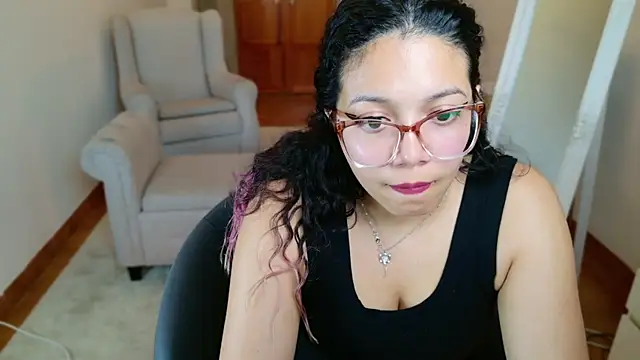 Snapshot of SelenaBlumX chatting on 01-25-25, 09:35 SelenaBlumX online show from 01-25-25, 09:35