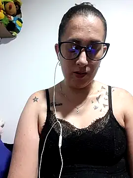 CHARLOTTE 1711 online show from 10-28-25, 04:05