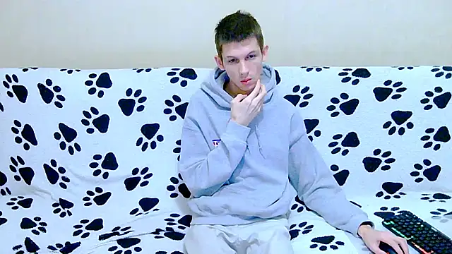 Snapshot of Lester_Broo chatting on 02-05-26, 06:07 Lester Broo online show from 02-05-26, 06:07