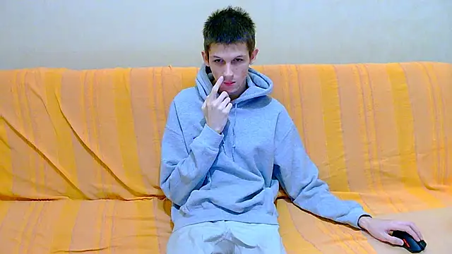 Snapshot of Lester_Broo chatting on 02-12-26, 07:25 Lester Broo online show from 02-12-26, 07:25