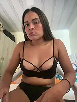 Snapshot of Yessica_832 chatting on 02-08-25, 06:55 Yessica 832 online show from 02-08-25, 06:55