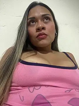 Snapshot of Yessica_832 chatting on 02-17-25, 01:15 Yessica 832 online show from 02-17-25, 01:15