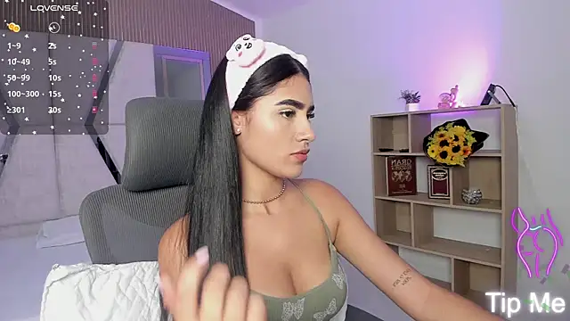 BellaaStorm online show from 09-22-25, 01:13