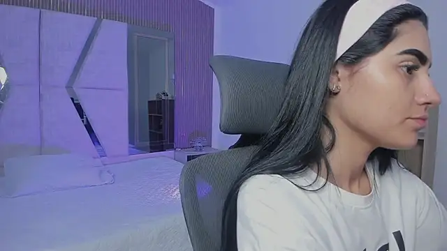 BellaaStorm online show from 10-02-25, 02:24