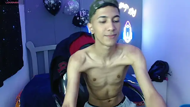 Snapshot of HarolddXL chatting on 01-14-25, 01:17 HarolddXL online show from 01-14-25, 01:17