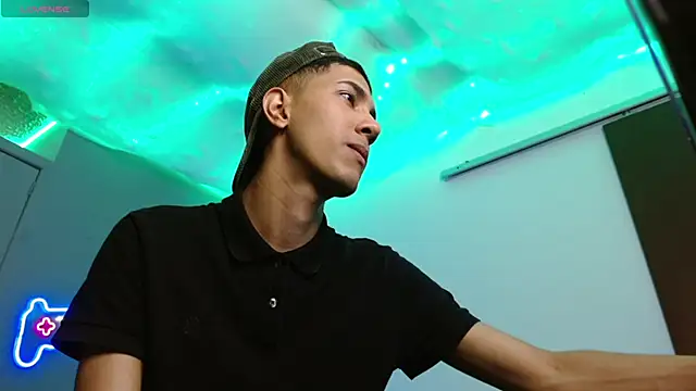 Snapshot of HarolddXL chatting on 01-25-25, 12:58 HarolddXL online show from 01-25-25, 12:58