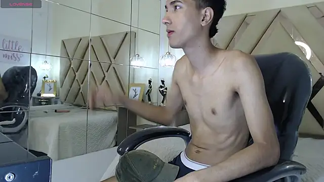 Snapshot of HarolddXL chatting on 02-02-25, 12:46 HarolddXL online show from 02-02-25, 12:46