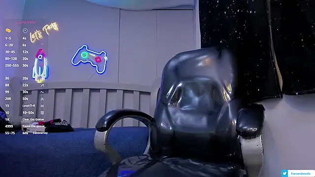 Snapshot of HarolddXL chatting on 09-09-25, 12:59 HarolddXL online show from 09-09-25, 12:59