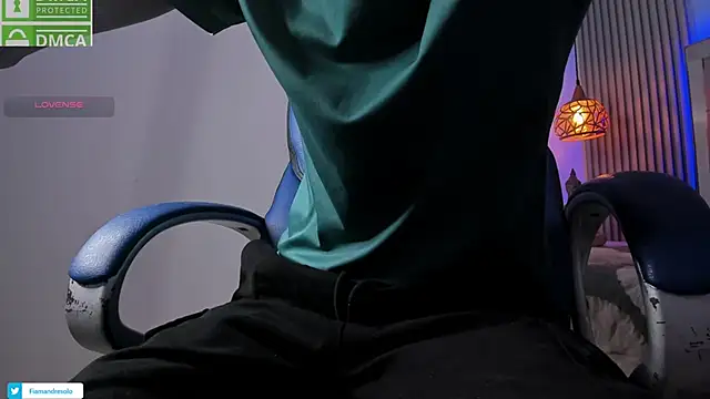 Snapshot of HarolddXL chatting on 10-15-25, 02:28 HarolddXL online show from 10-15-25, 02:28