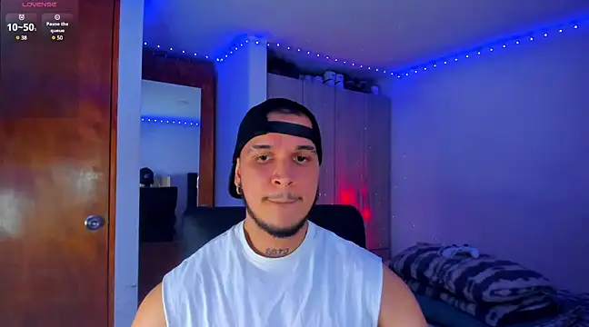 Snapshot of austinoficial chatting on 03-15-25, 05:52 austinoficial online show from 03-15-25, 05:52