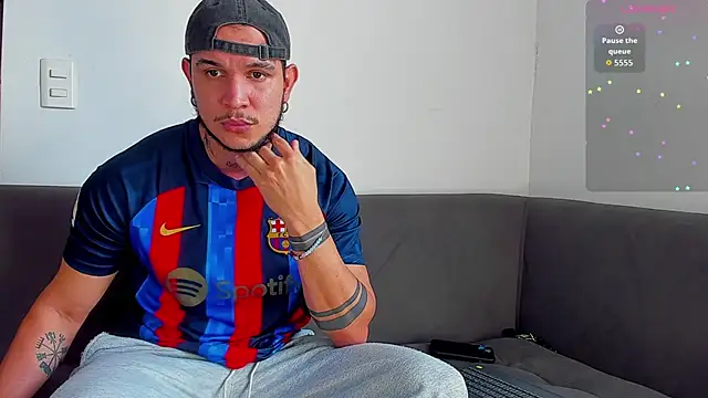 Snapshot of austinoficial chatting on 10-23-25, 08:29 austinoficial online show from 10-23-25, 08:29