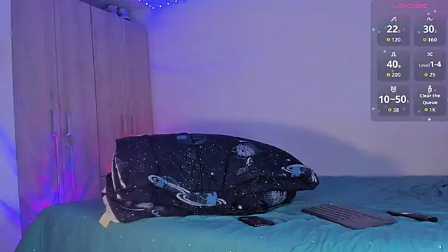 Snapshot of austinoficial chatting on 11-25-25, 10:10 austinoficial online show from 11-25-25, 10:10