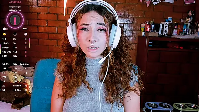 Annycolin  online show from 04-20-26, 10:33